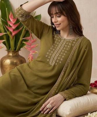 Embroidered round neck kurta & trousers with dupatta 2