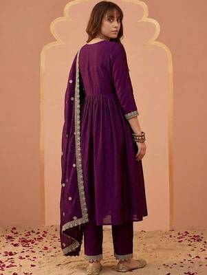 Embroidered v-neck alia cut kurta & trousers with dupatta 2