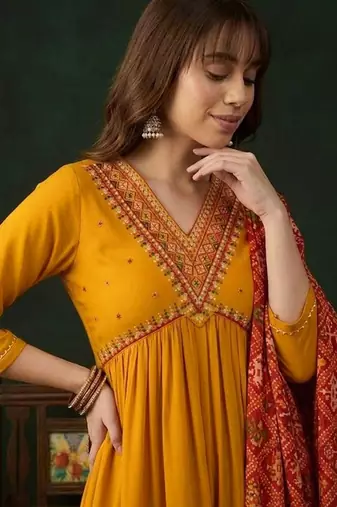 Zari embroidered v-neck kurta & trousers with dupatta