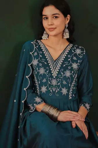 Teal floral embroidered v-neck tread work anarkali kurta & trouser with dupatta