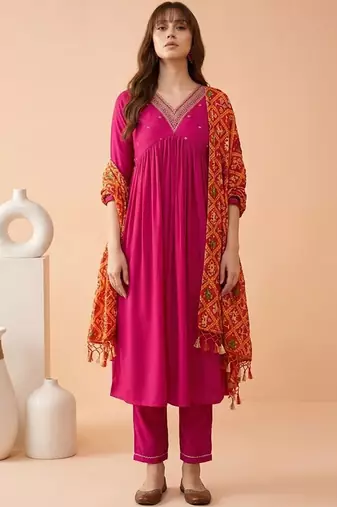 Yoke design poly crepe v-neck kurta & trousers with dupatta