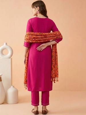 Yoke design poly crepe v-neck kurta & trousers with dupatta 2