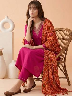 Yoke design poly crepe v-neck kurta & trousers with dupatta 4