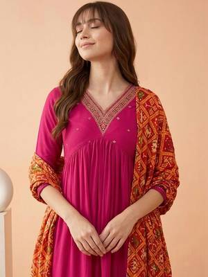 Yoke design poly crepe v-neck kurta & trousers with dupatta 5