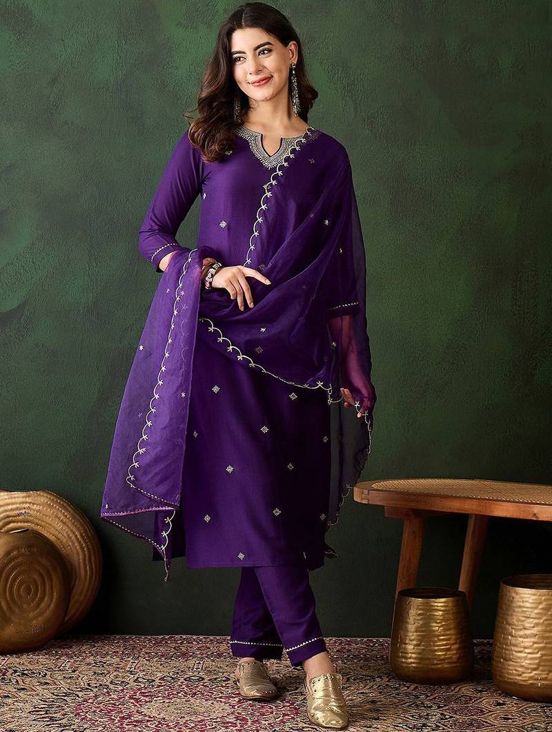 Floral embroidered three-quarter sleeves straight kurta & trouser & dupatta