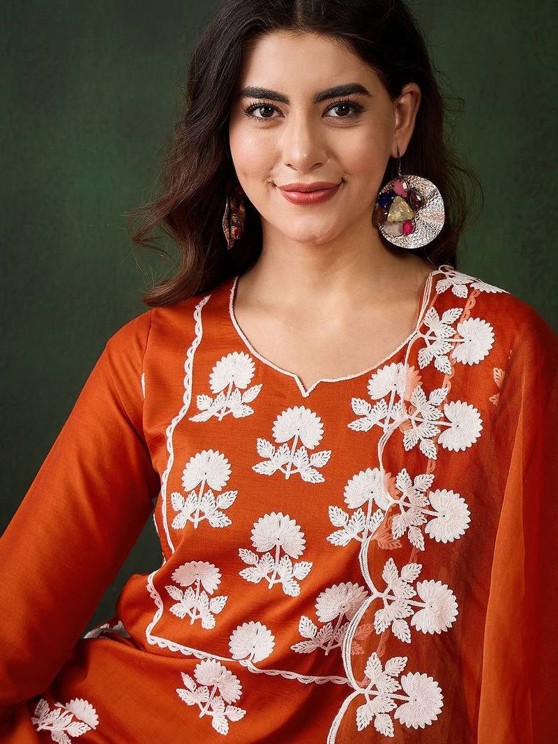 Embroidered thread work notch neck straight kurta & trousers with dupatta