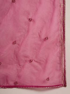 Women floral embroidered kurta with trousers & dupatta 4