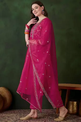 Women floral embroidered kurta with trousers & dupatta