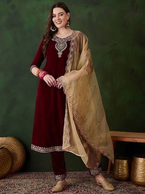 Women zari sequence embroidered straight velvet kurta trousers with dupatta 1