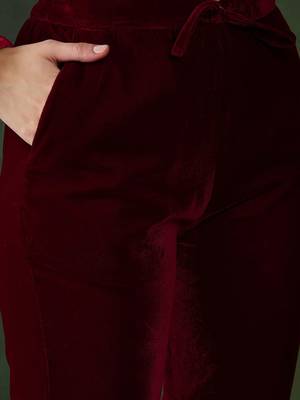 Women zari sequence embroidered straight velvet kurta trousers with dupatta 3