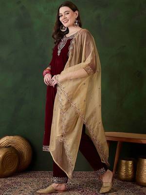 Women zari sequence embroidered straight velvet kurta trousers with dupatta 5