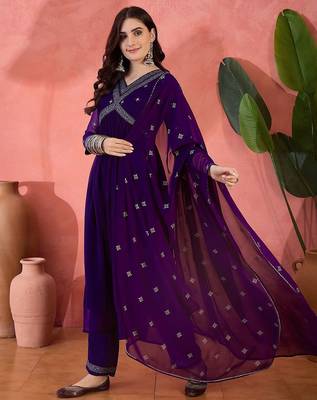 Solid floral embroidered a-line pleated empire kurta & trousers with dupatta 3