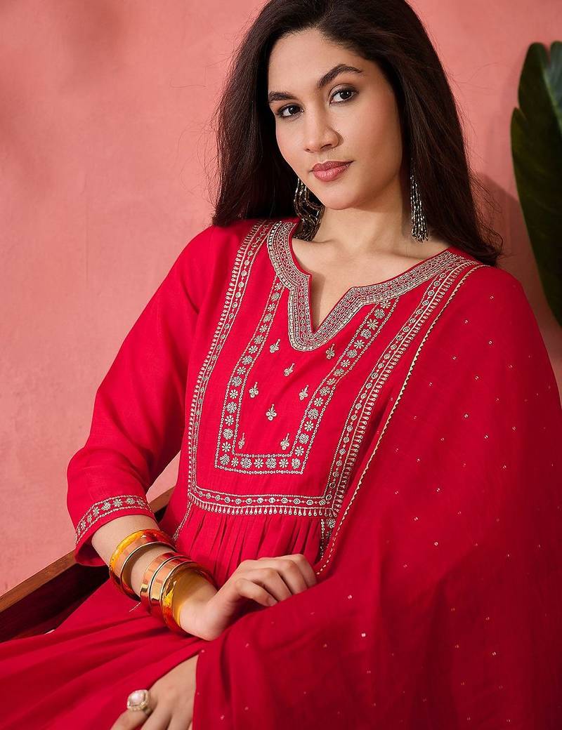 Red floral embroidered notch-neck straight kurta with pant and dupatta