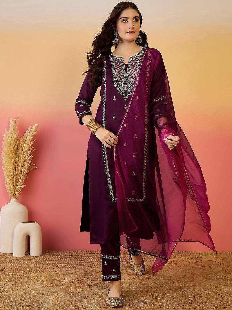 Floral zari embroidered notch neck straight kurta with trousers & dupatta