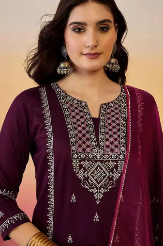 Floral zari embroidered notch neck straight kurta with trousers & dupatta