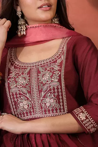 Floral embroidered round neck sequinned straight kurta with trousers and dupatta