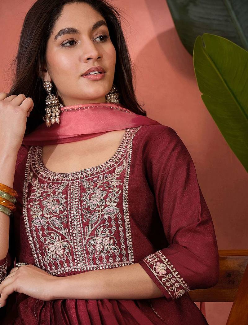Women ethnic motifs embroidered kurta with trousers & dupatta