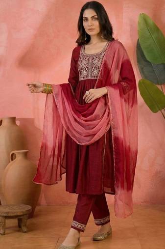 Embroidered  round neck kurta & trousers with dupatta