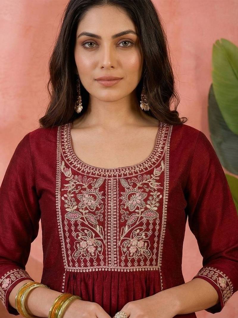 Embroidered  round neck kurta & trousers with dupatta