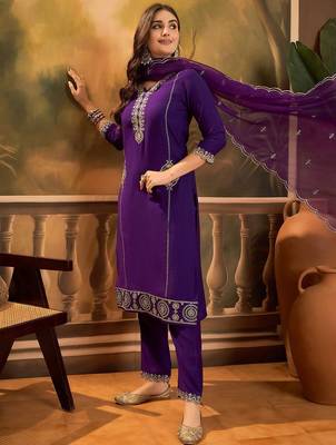 Ethnic motifs embroidered v-neck sequinned straight kurta with trousers & dupatta 5
