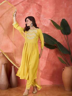 Women zari sequence embroidered kurta & trousers with dupatta 5