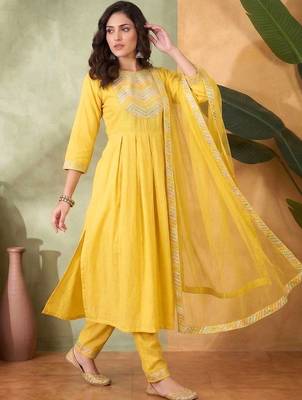 Embroidered  round neck kurta & trousers with dupatta 2