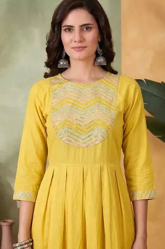 Embroidered  round neck kurta & trousers with dupatta