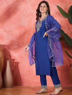 Women embroidered zari mirror work kurta pant with dupatta set 5