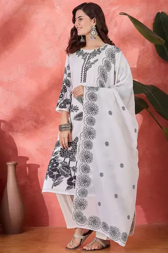Women floral printed kurta with trousers & dupatta
