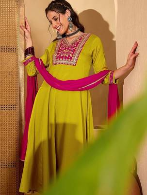 Women lime green kurta sets 3