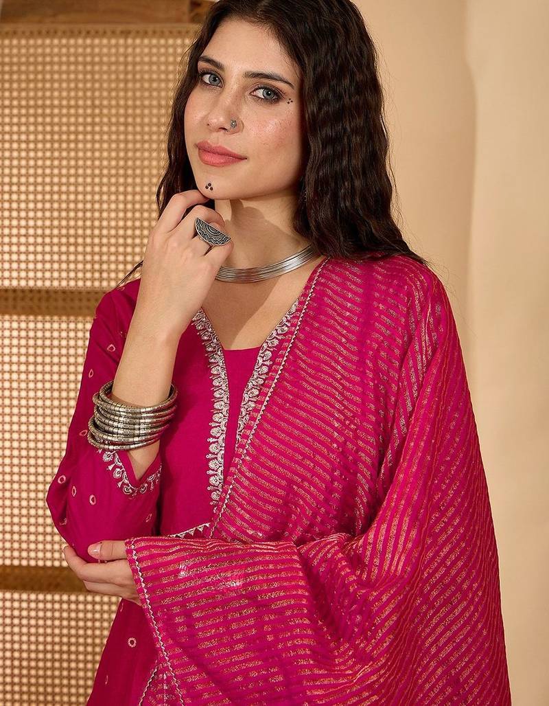 Women pink kurta sets