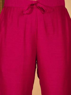 Embroidered v- neck kurta & trousers with dupatta 4
