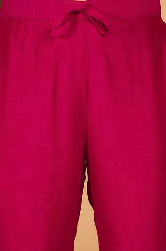 Embroidered v- neck kurta & trousers with dupatta