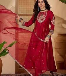 Zari sequence embroidered kurta with trousers & dupatta