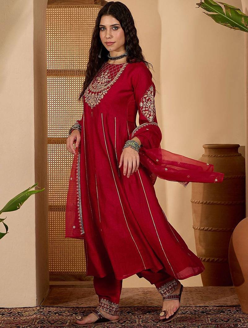 Zari sequence embroidered kurta with trousers & dupatta