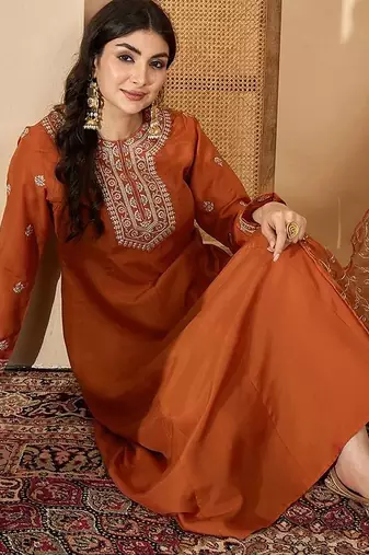 Floral embroidered kurta with trousers & dupatta