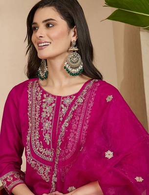 Embroidered sequinned vichitra kurta with palazzo and dupatta 2