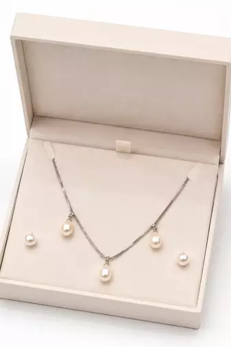 Freshwater pearl jewellery set, silver chain necklace with triple drop pendants and stud earrings