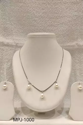 Freshwater pearl jewellery set, silver chain necklace with triple drop pendants and stud earrings