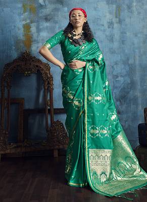 Green satin weaving handloom silk blend saree 1
