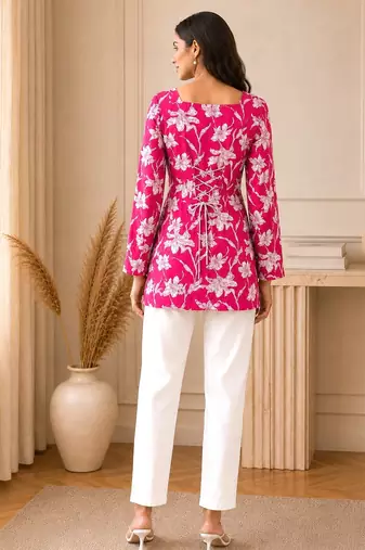 Pink floral printed cotton straight fit women top