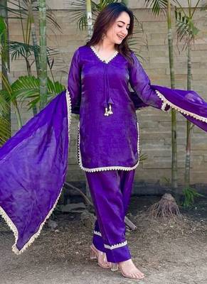 New trendy elegant jambli chanderi silk kurta set with delicate lace detailing and matching dupatta 2