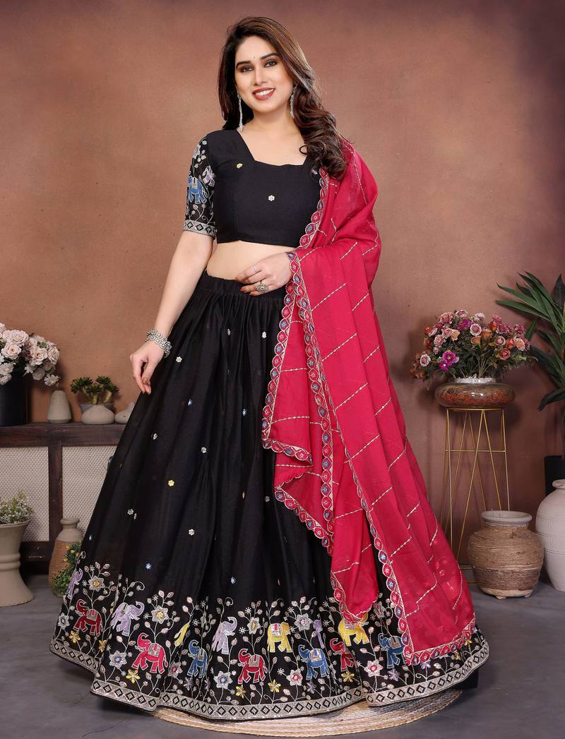 Womens's Star Georgette Traditional Motiff Semi Stitched Lehenga Choli With Cnotrance Dupatta Set
