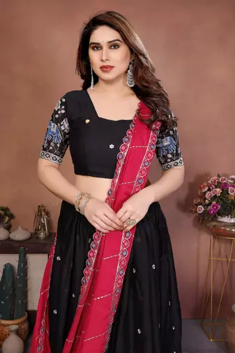 Womens's Star Georgette Traditional Motiff Semi Stitched Lehenga Choli With Cnotrance Dupatta Set