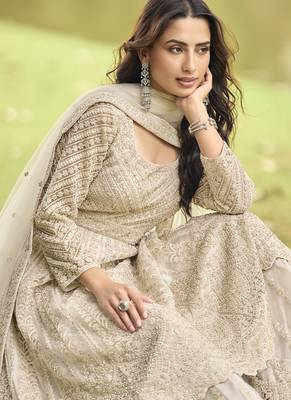 Cream wich net embroidered plazoo suit 3