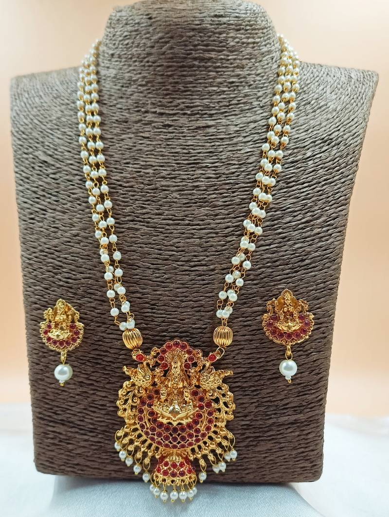 Ruby color necklace set with earrings, moti & agate stone, gold plated