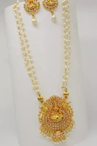 White color necklace set with earrings, moti & agate stone, gold plated