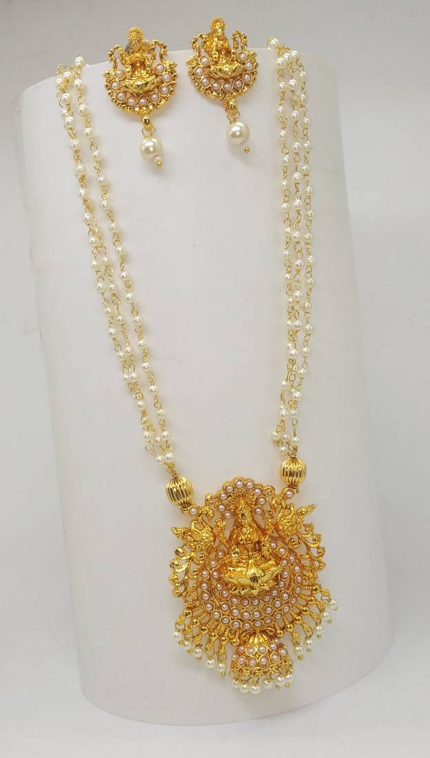 White color necklace set with earrings, moti & agate stone, gold plated