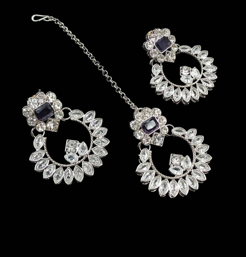 Purple rhodium-plated agate stone necklace set with earrings & maang tikka