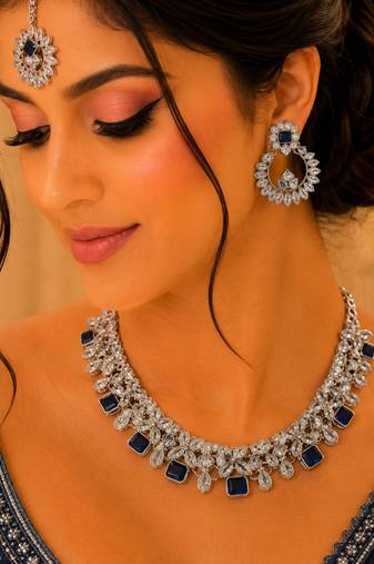 Blue rhodium-plated agate stone necklace set with earrings & maang tikka